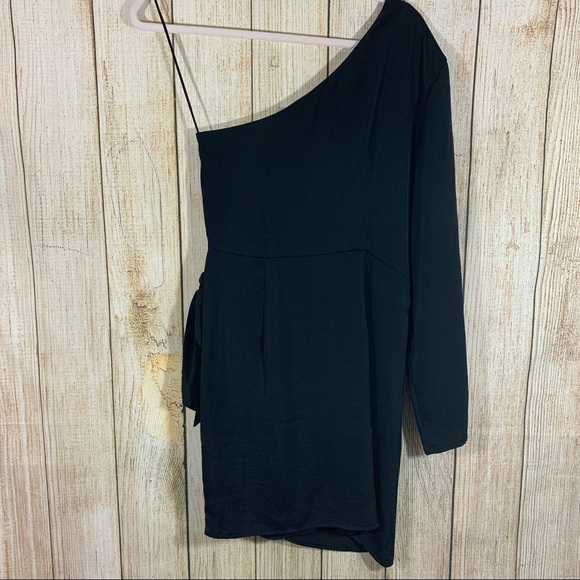 NWT H&M Divided One Sleeve Side Tie Black Dress - Picture 3 of 7